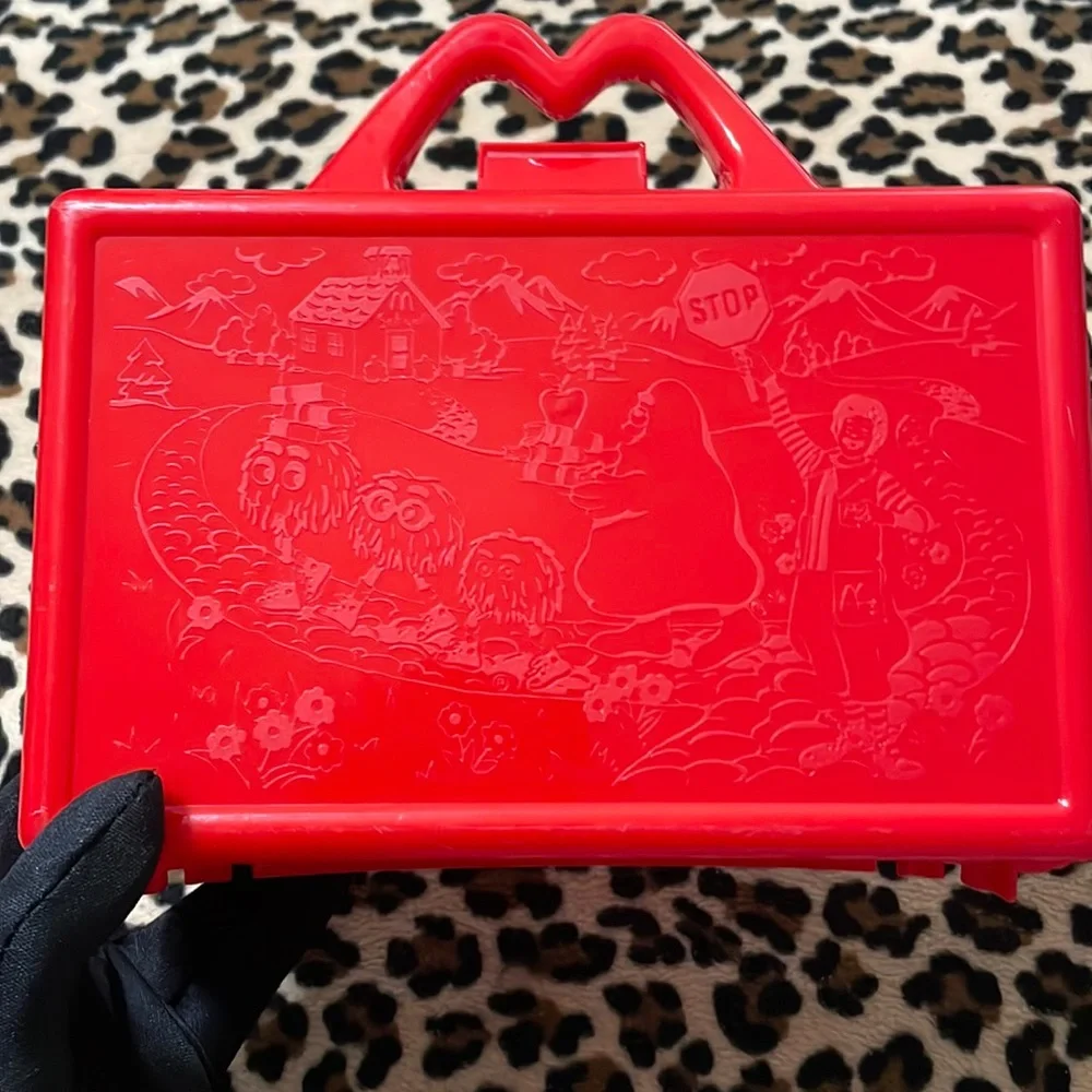 Vintage 1988 MCDONALDS Happy Meal Toy ❤️ On The Go Lunch Box Red Pencil Case 80s
